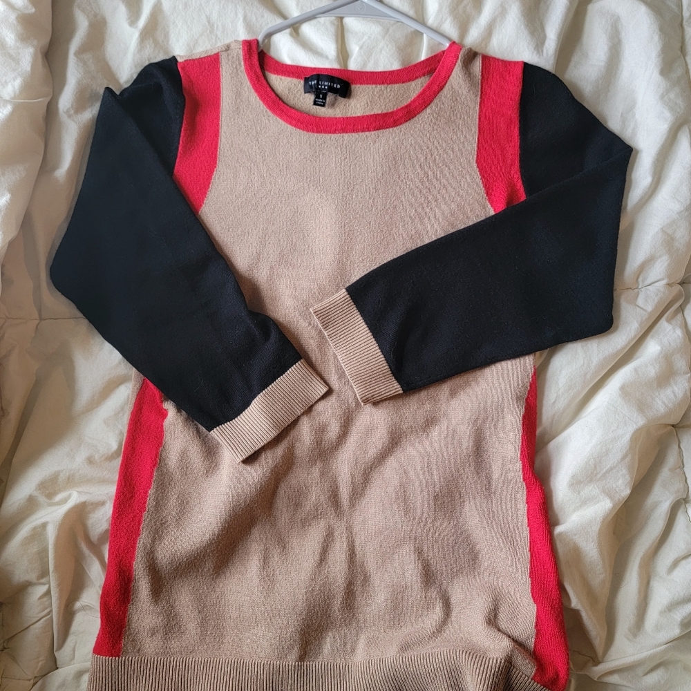 The limited 3/4 sleeve shirt/sweater